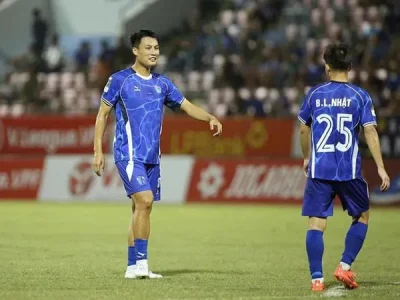 Bom tấn V.League: Mạc Hồng Quân bất ngờ ‘nam tiến’, Becamex TP.HCM có bản hợp đồng chất lượng