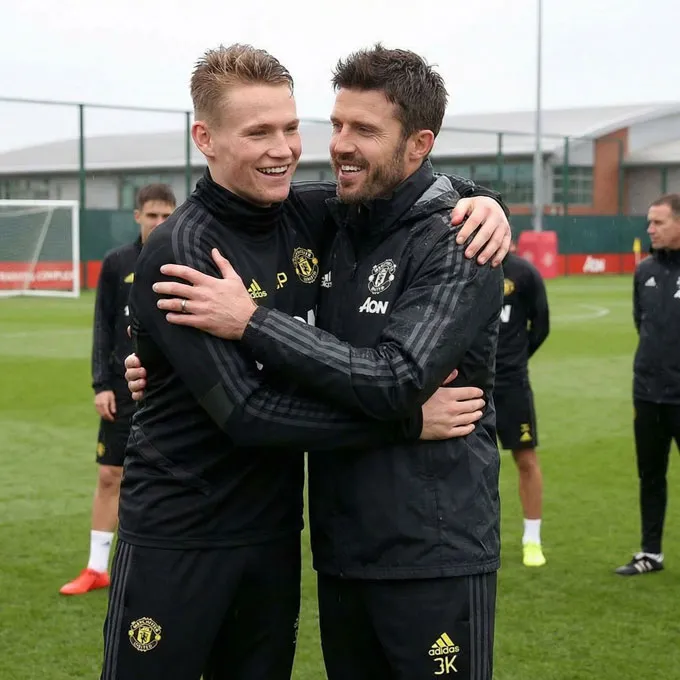 McTominay có mối quan hệ rất thân thiết với Carrick