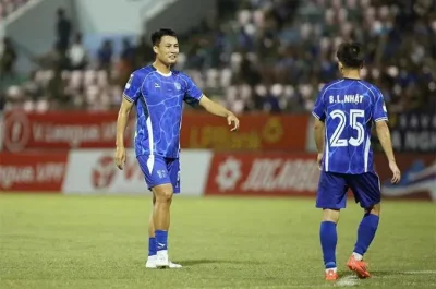 Bom tấn V.League: Mạc Hồng Quân bất ngờ 'nam tiến', Becamex TP.HCM có bản hợp đồng chất lượng 1