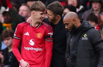Gây sốc! Con trai Darren Fletcher lập tức ghi điểm sau 6 phút ra mắt MU, nhận 'mưa' lời khen từ sao lớn 1