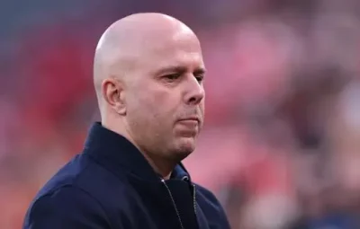 Slot phản pháo Rooney: 'So sánh tôi với Klopp là không công bằng!' 1